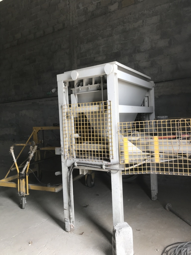 Fábrica de productos de hormigón con 4.7 hectáreas - precio reducido!