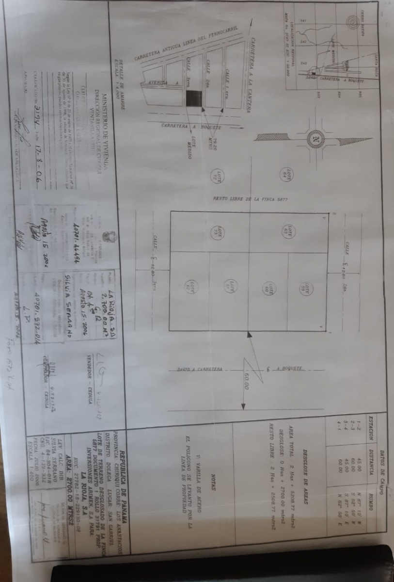 Area comercial en Algarrobos en la carretera hacia Boquete