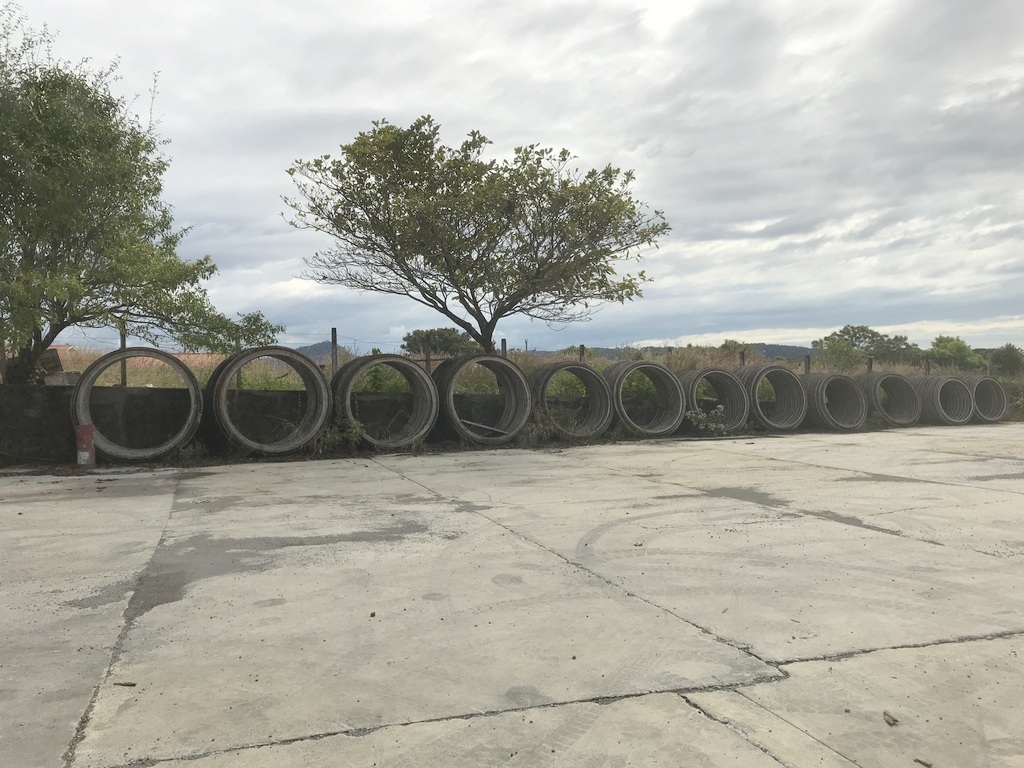Area comercial en Algarrobos en la carretera hacia Boquete