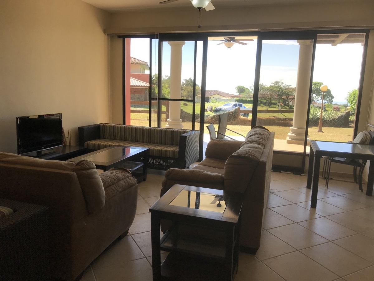 Comfortable ground-floor apartment in Boquete Country Club