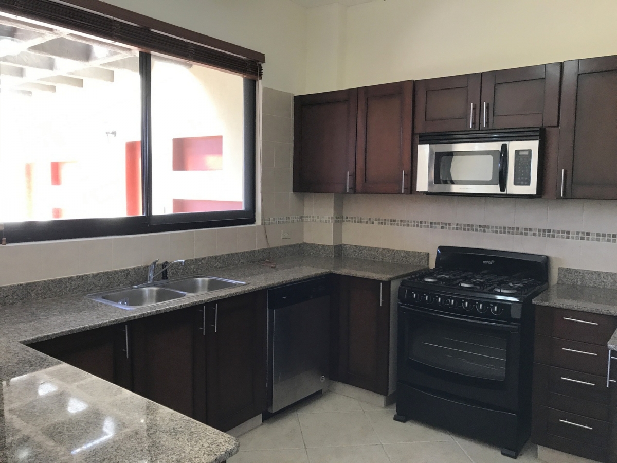 Comfortable ground-floor apartment in Boquete Country Club