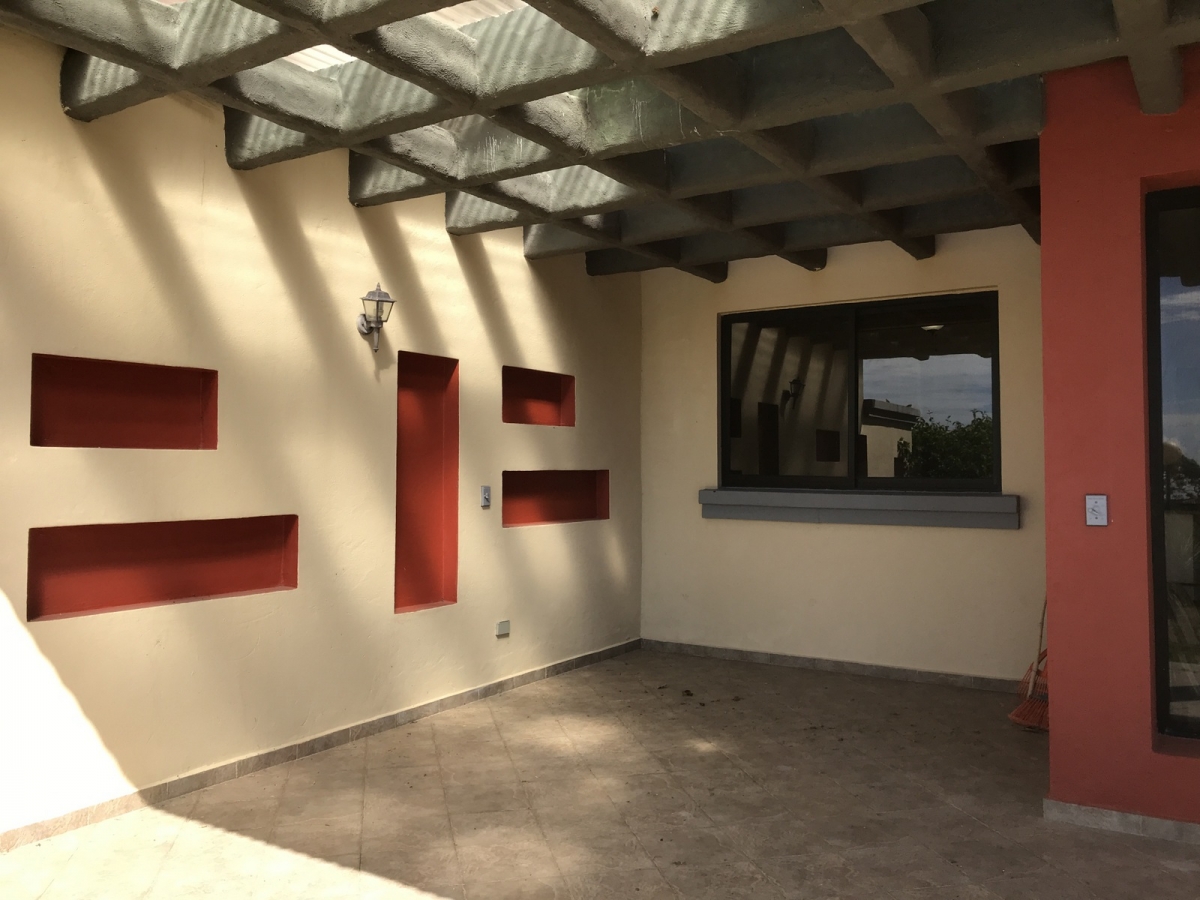 Comfortable ground-floor apartment in Boquete Country Club