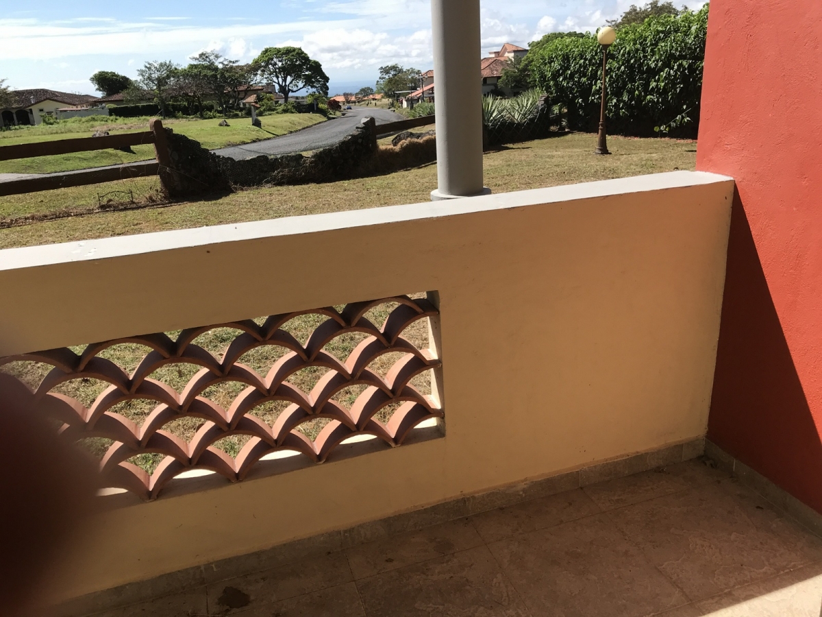 Comfortable ground-floor apartment in Boquete Country Club
