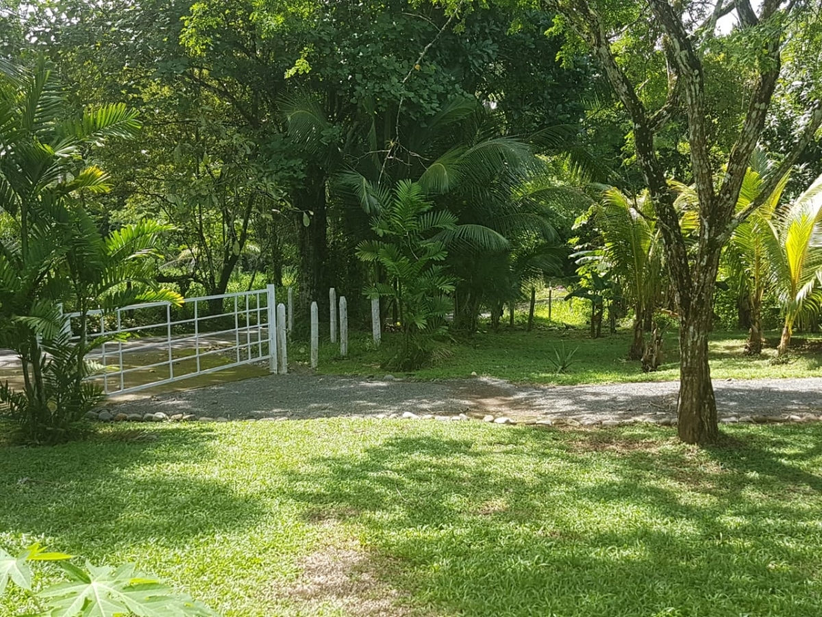 Well-built house in Las Lajas, Chiriquí