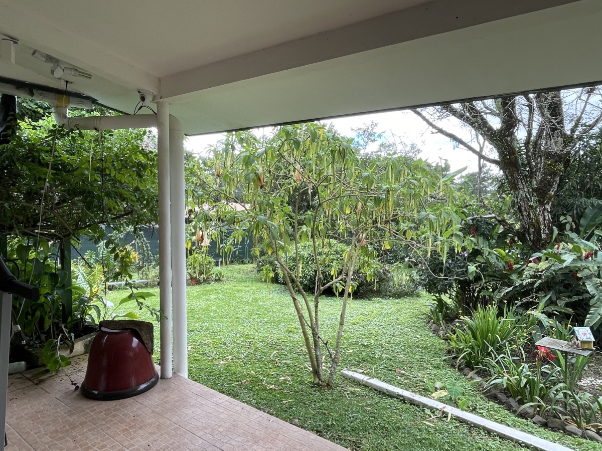 Dignified house with various income options in Volcancito, Boquete