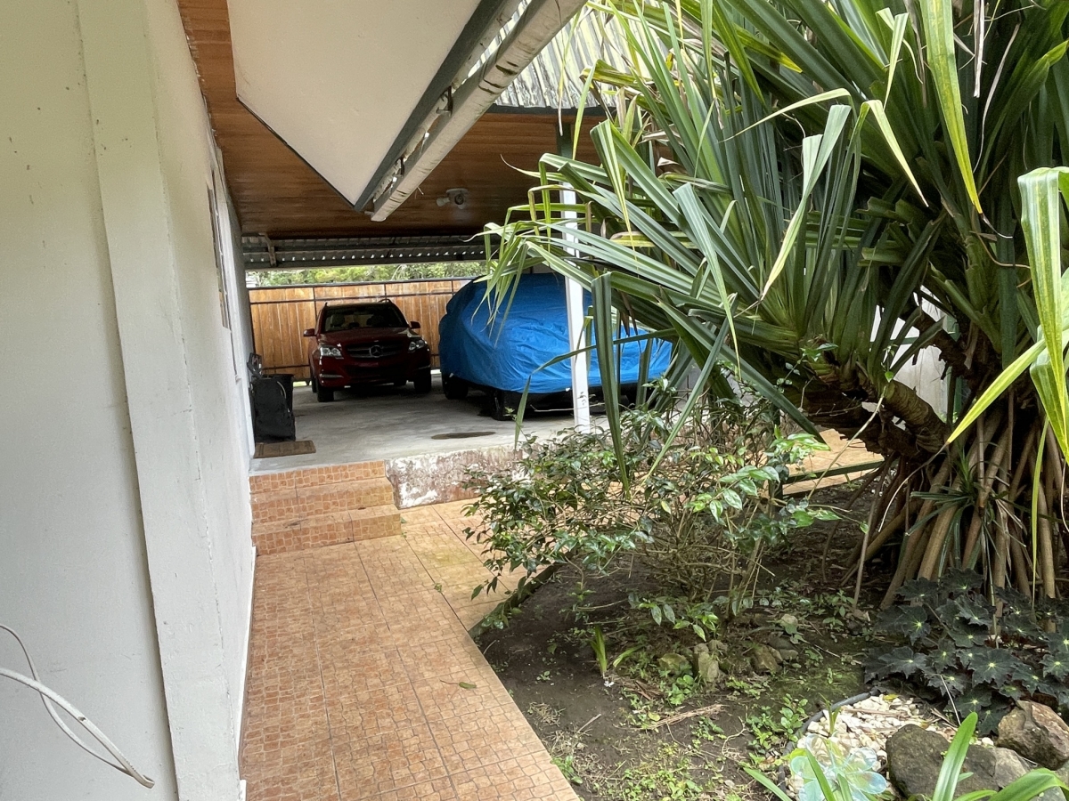 Dignified house with various income options in Volcancito, Boquete