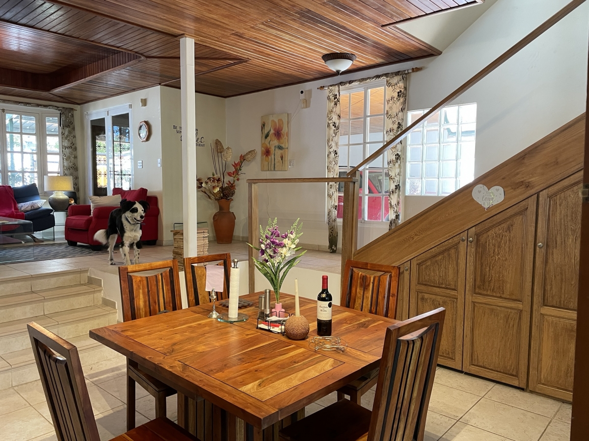 Dignified house with various income options in Volcancito, Boquete
