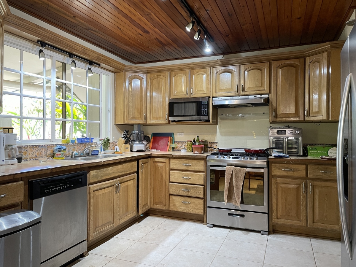 Dignified house with various income options in Volcancito, Boquete