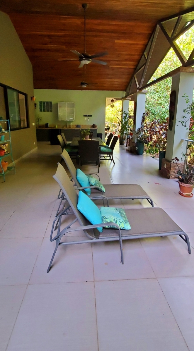 Large river house and cabin on 2 hectares near Dolega for rent