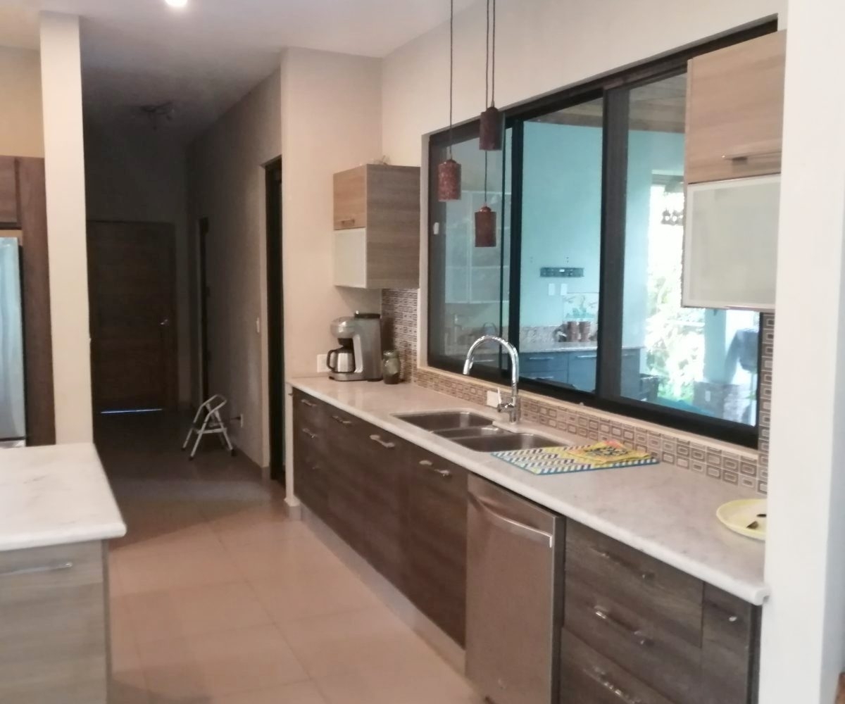 Large river house and cabin on 2 hectares near Dolega for rent