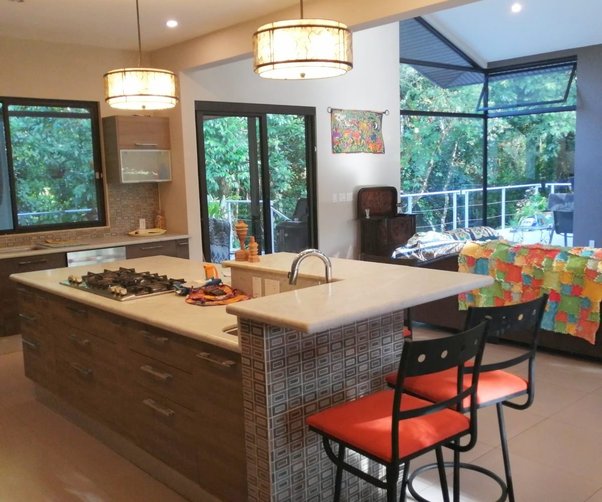 Large river house and cabin on 2 hectares near Dolega for rent