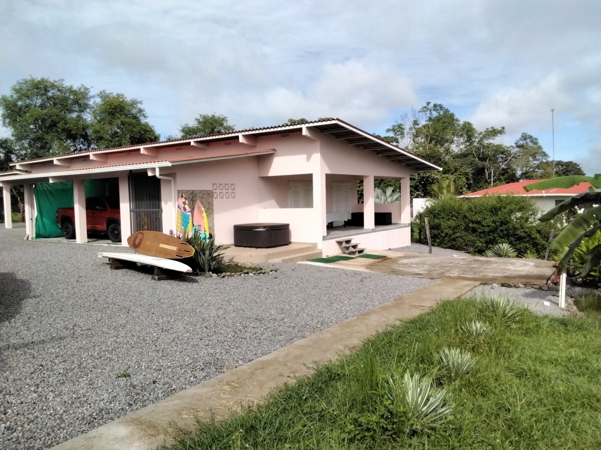 屋 在 Las Lajas 出售