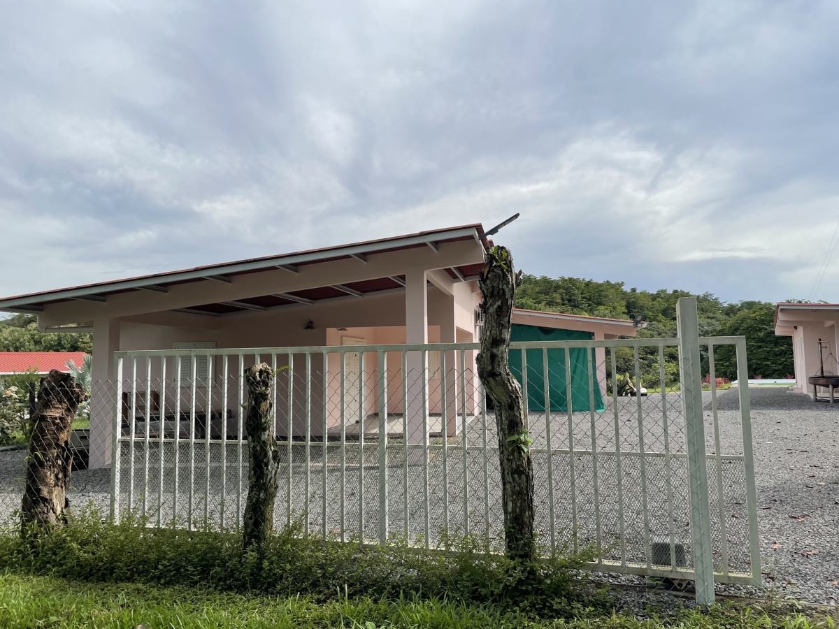 屋 在 Las Lajas 出售