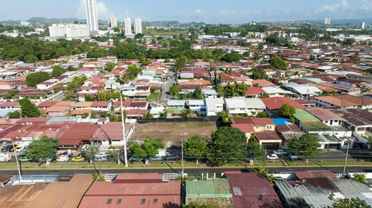 Commercial Properties located in Chanis