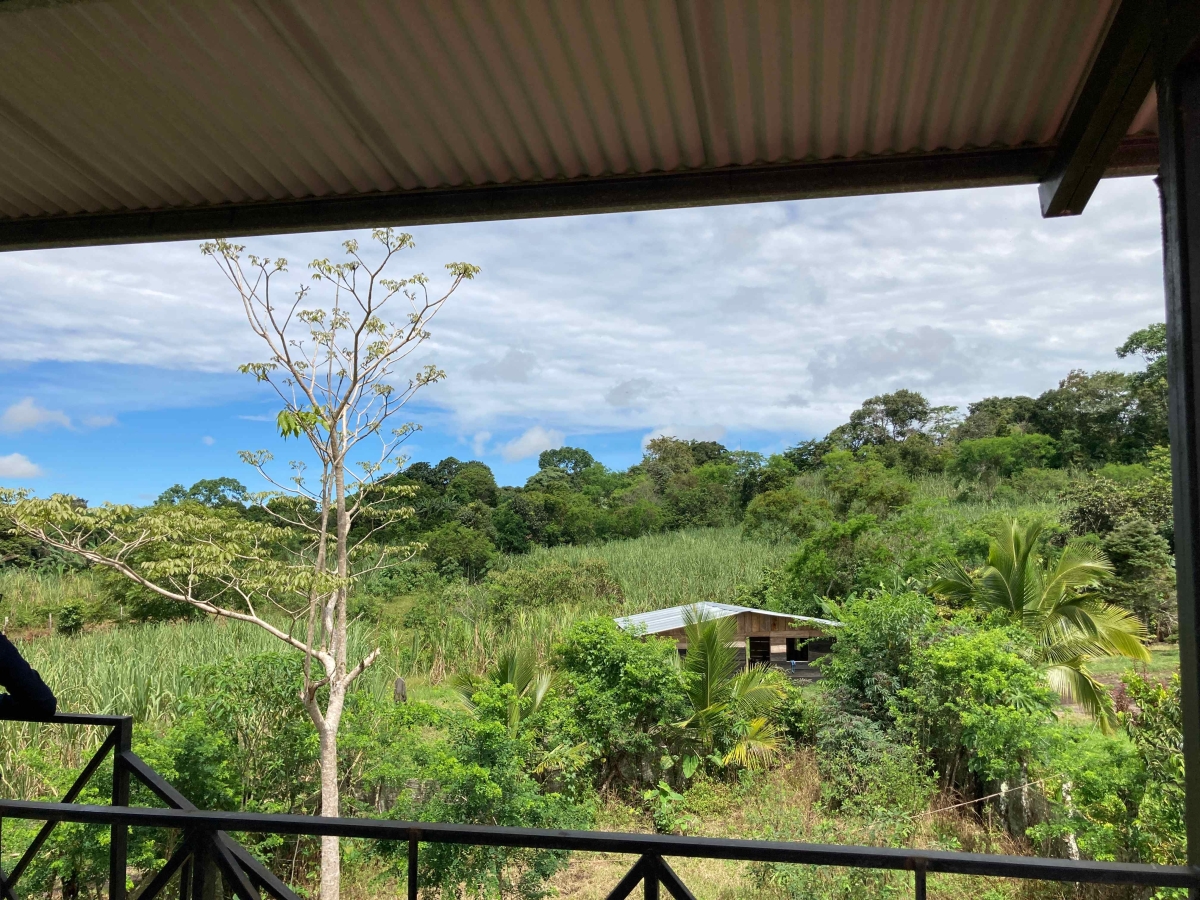 Casa de 1 planta con azotea en zona fresca y tranquila, cerca de Boquete