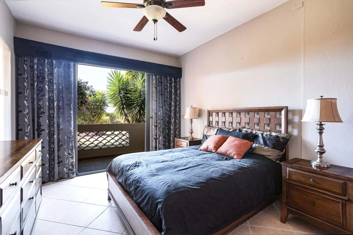 LOVELY GROUND FLOOR CONDOMINIUM WITH GARDEN