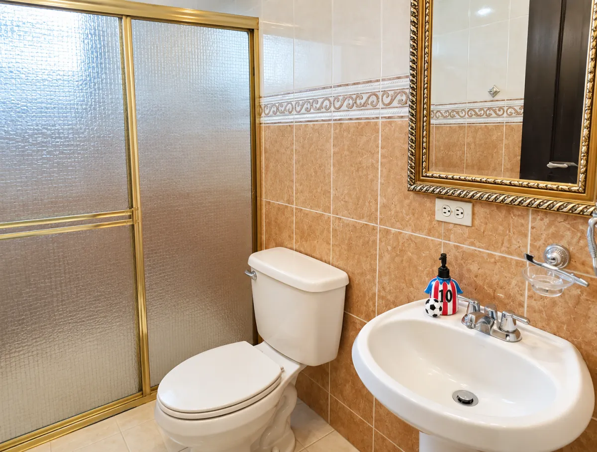Two-story house for sale in La Chorrera, West Panama