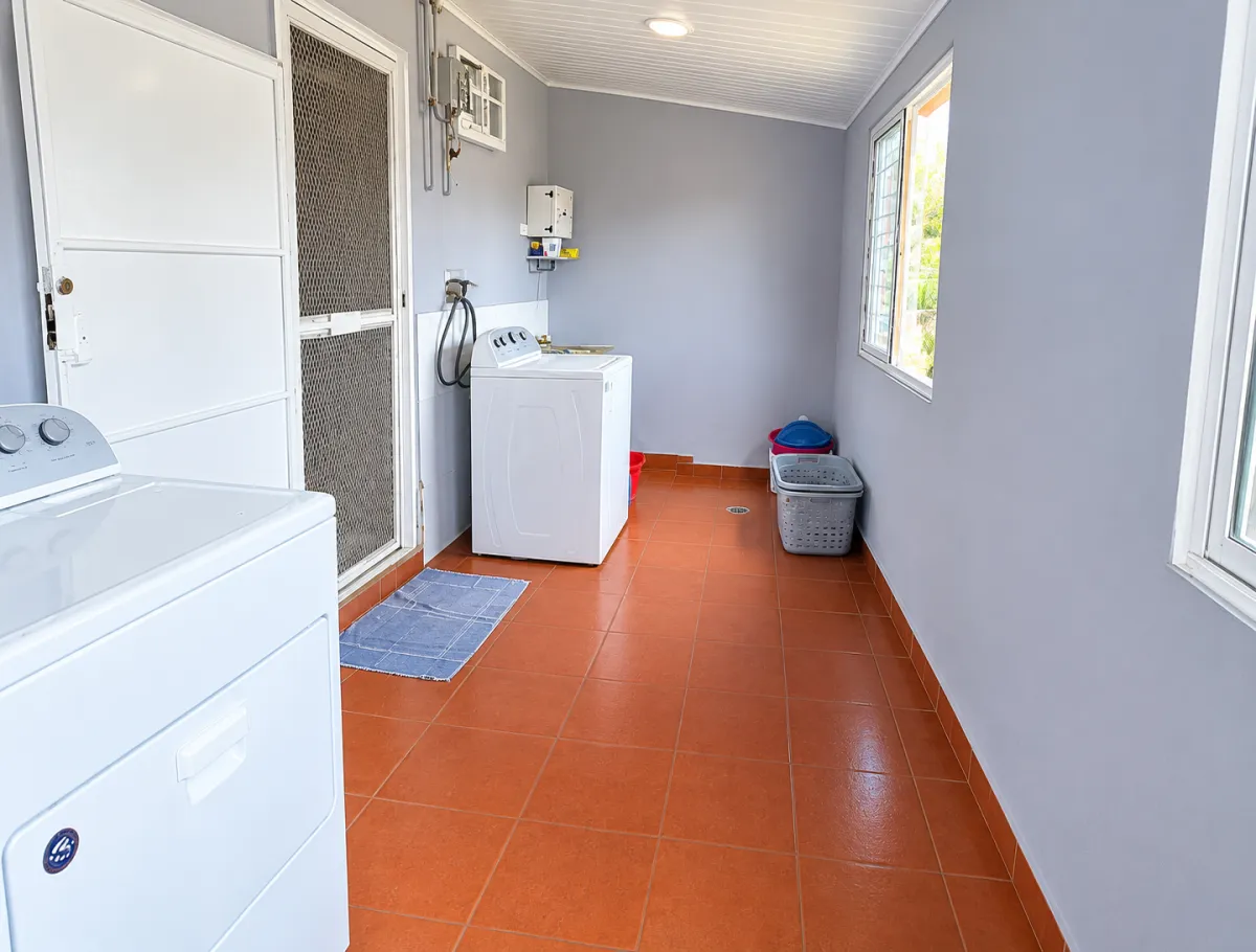 Two-story house for sale in La Chorrera, West Panama