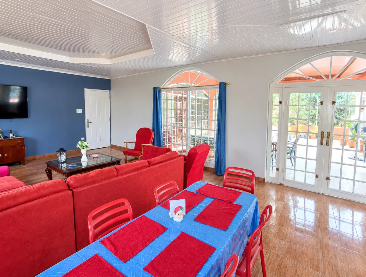 Two-story house for sale in La Chorrera, West Panama