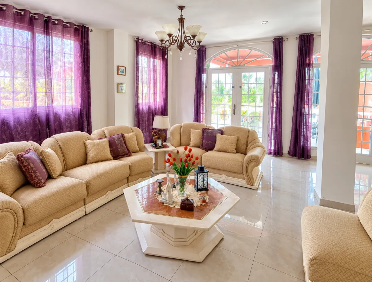 Two-story house for sale in La Chorrera, West Panama