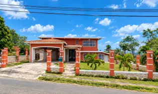 Maison unifamiliale à Barrio Colon à vendre
