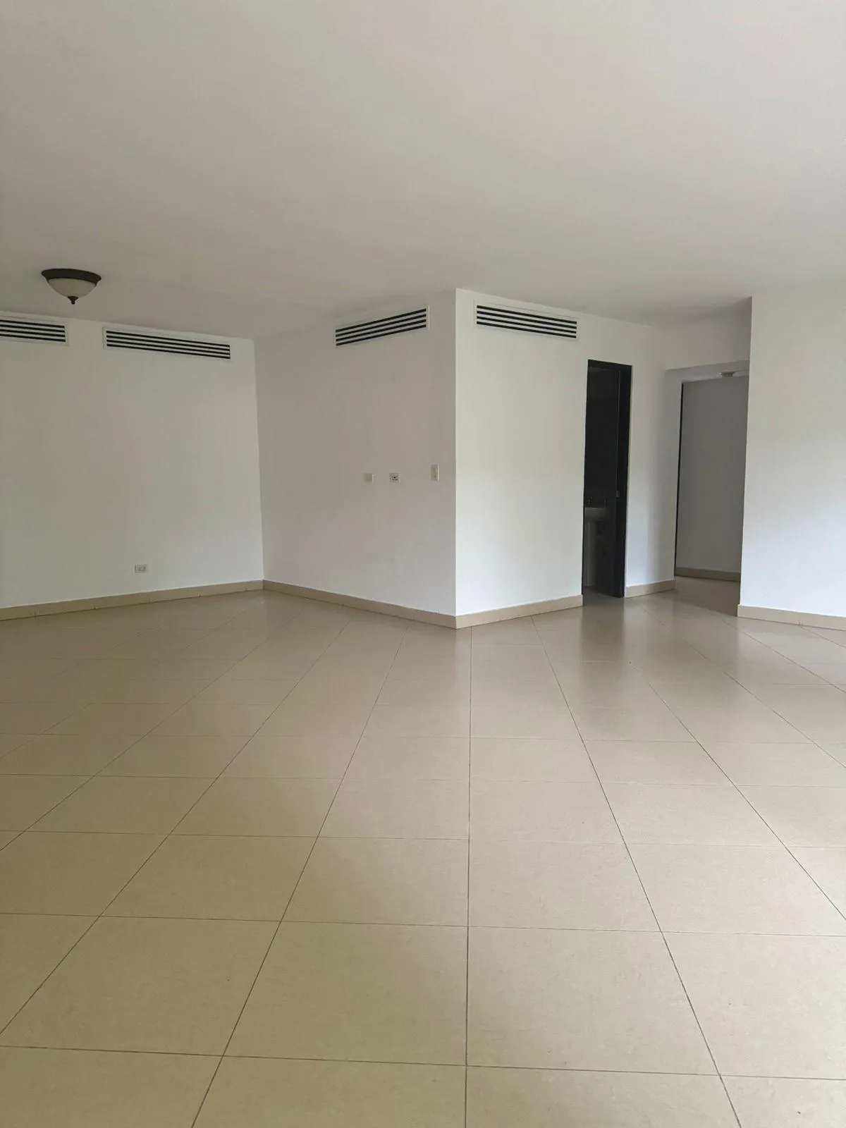 FOR SALE APARTMENT IN PH EMBASSY CLUB