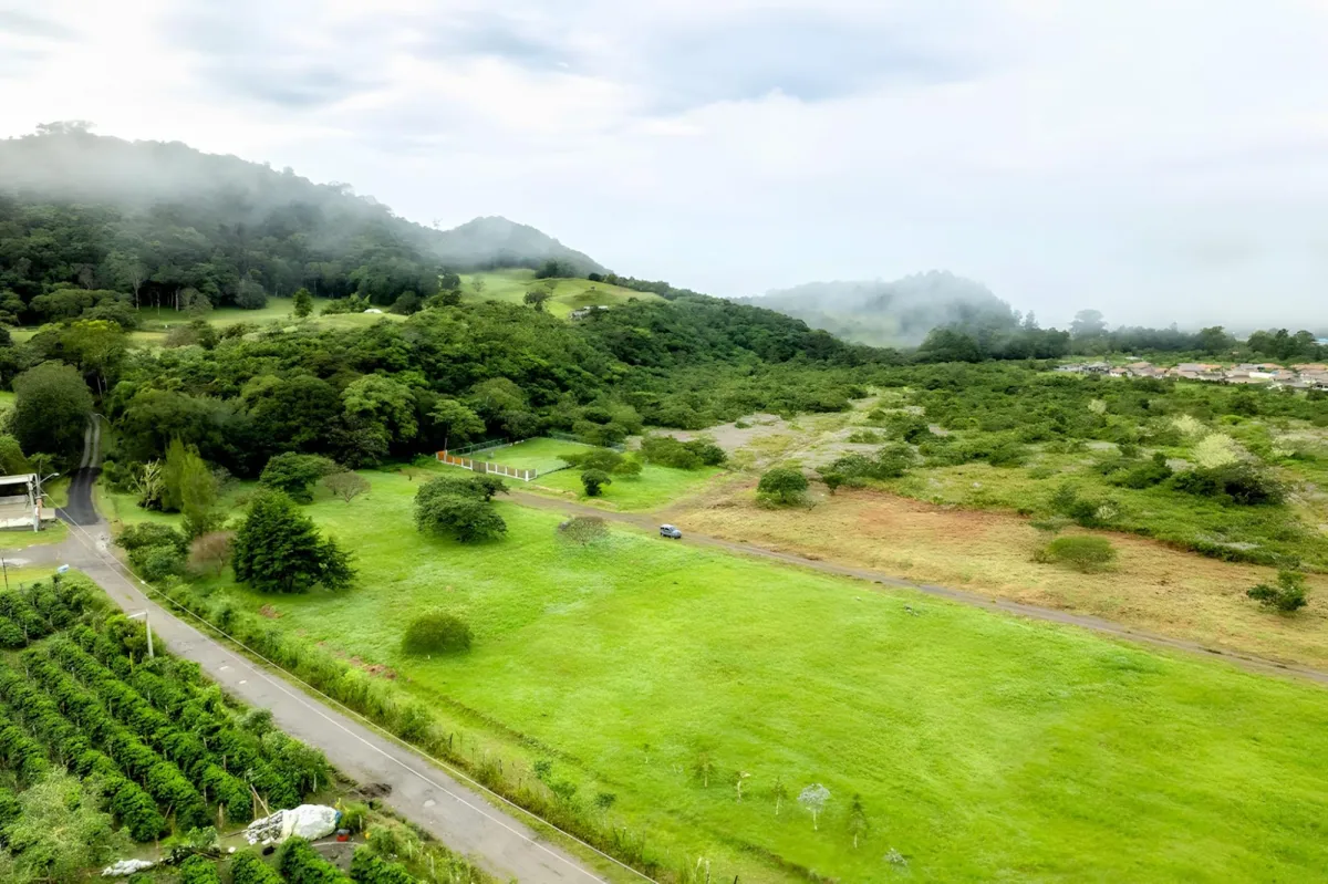Hermoso Lote en Residencial Brisas de Volcán Panamá