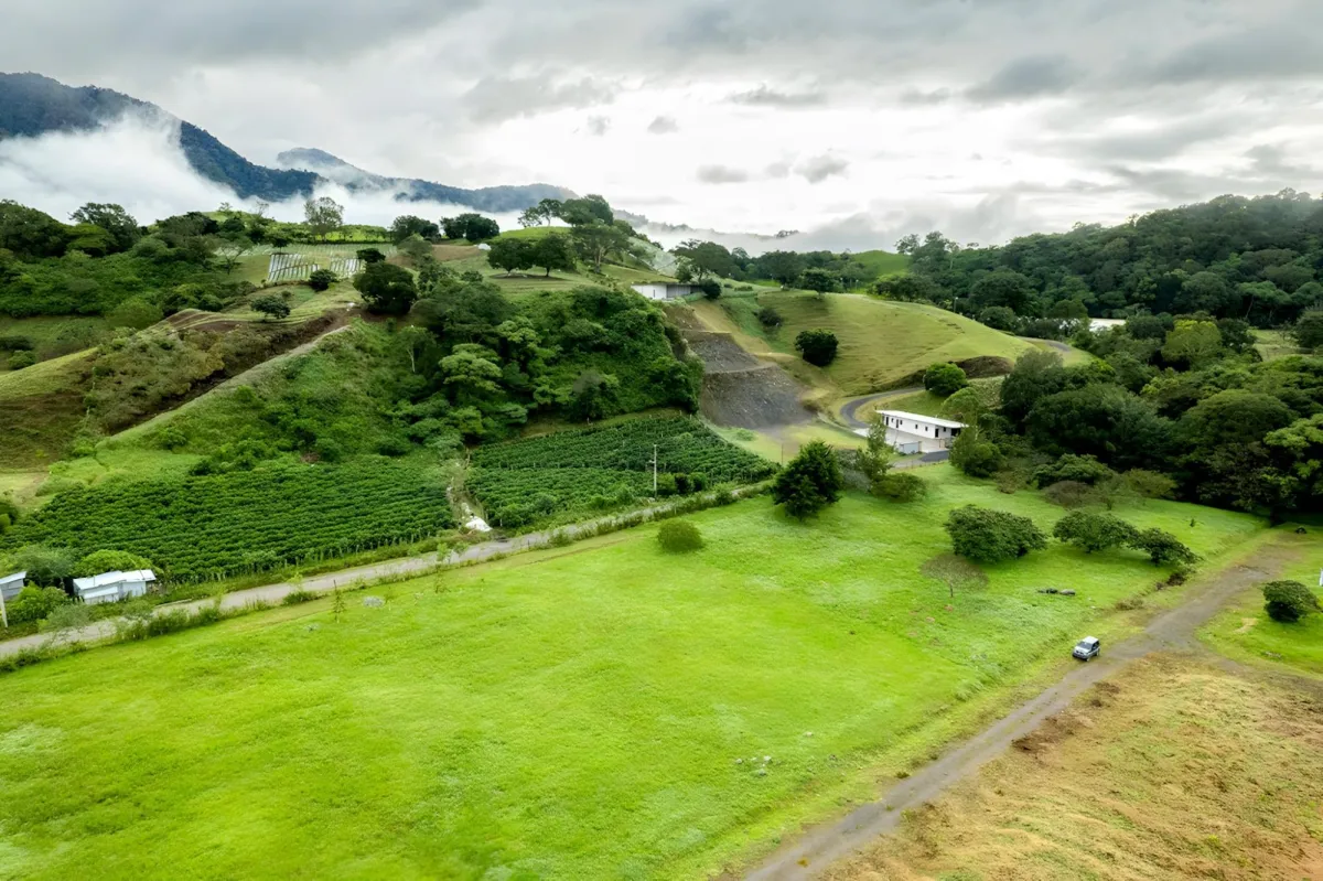 Hermoso Lote en Residencial Brisas de Volcán Panamá