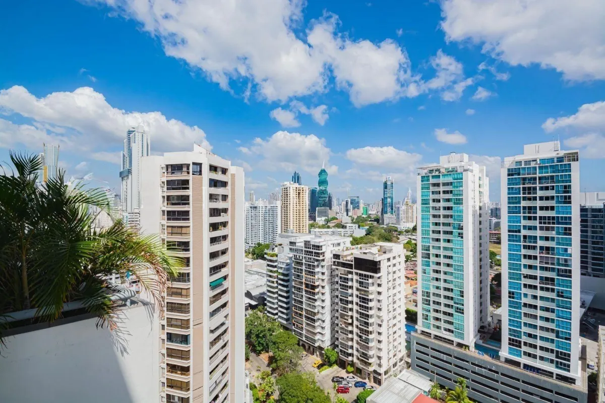APARTMENT FOR SALE IN PH TORRE DEL PARQUE