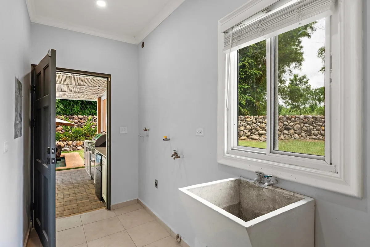 Casa con Piscina de Agua Salada en Dolega Panamá
