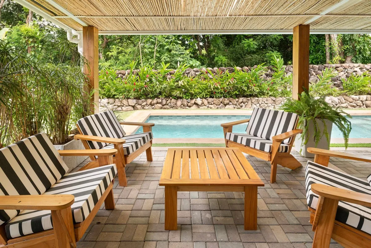 Casa con Piscina de Agua Salada en Dolega Panamá