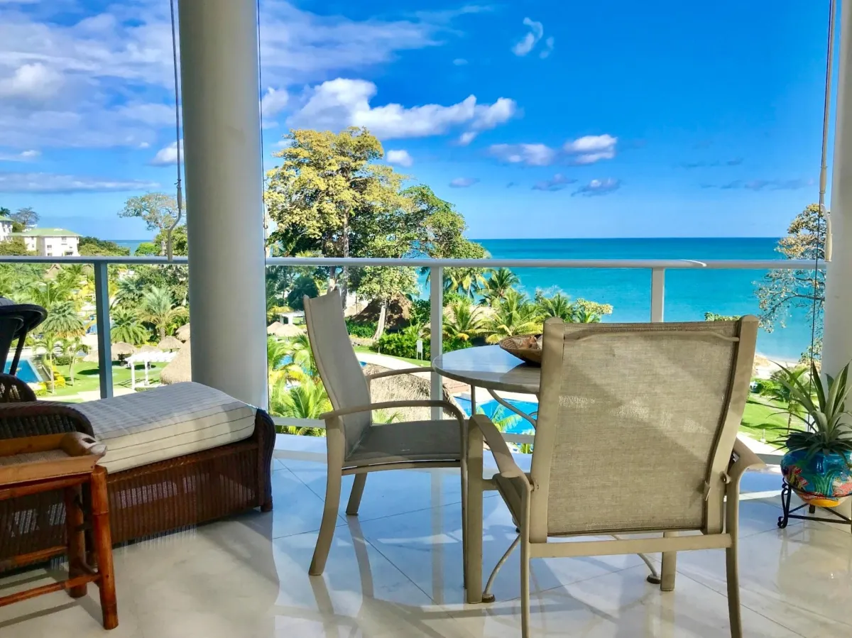 Pure Beachfront Luxury in Bijao