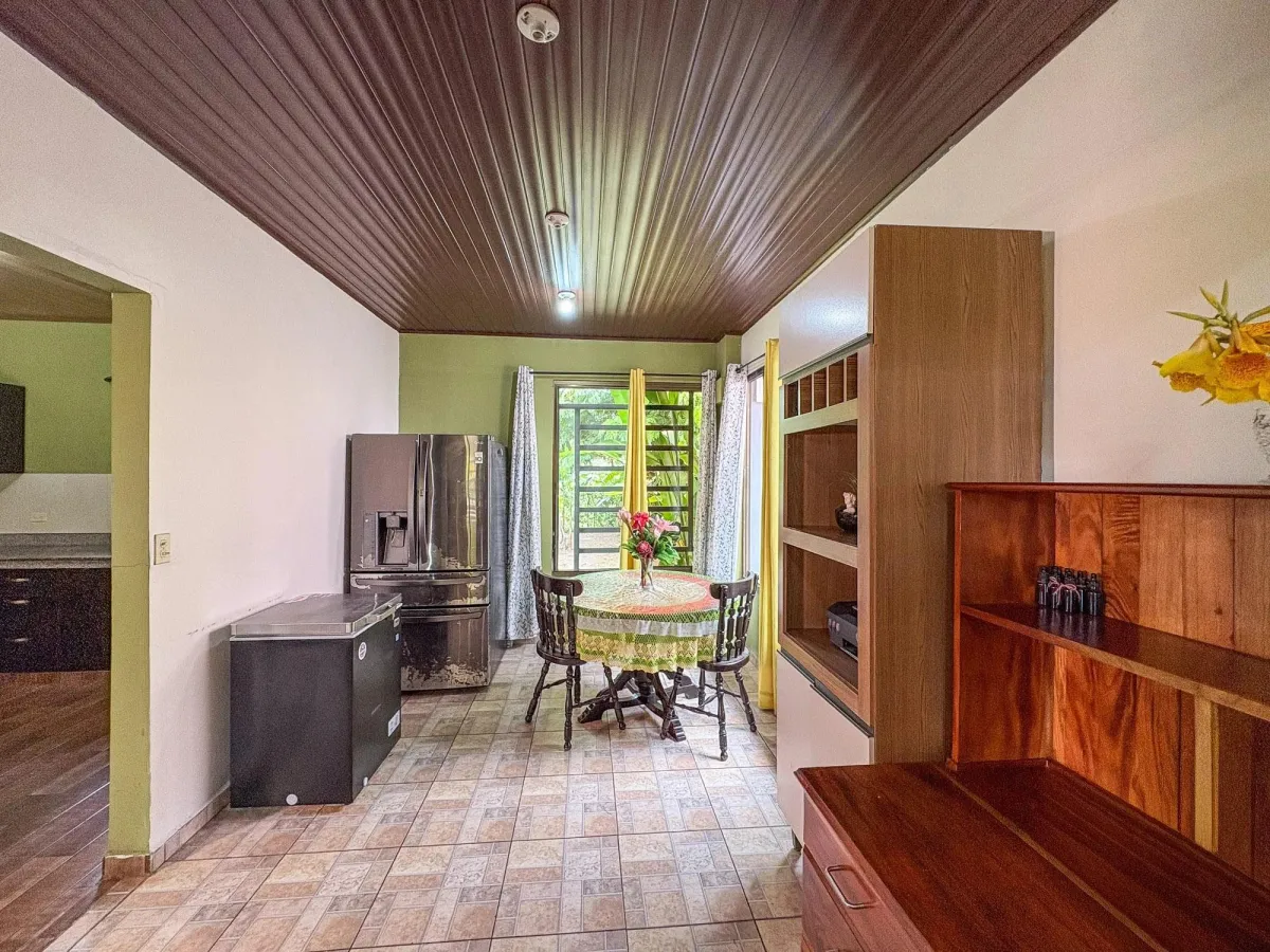 Amplia propiedad con Casa Y lote de 2.182 m²
