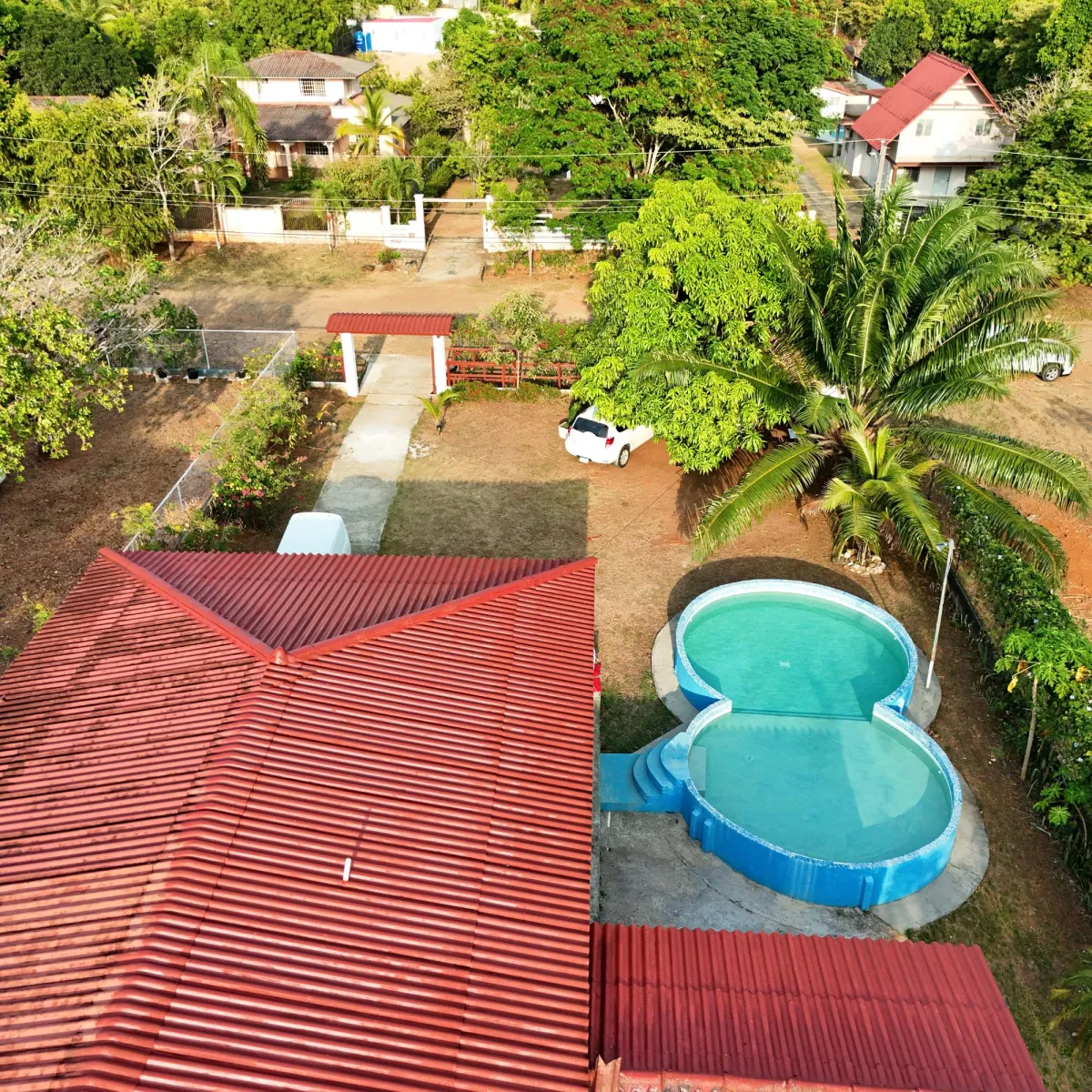 COUNTRY HOUSE FOR SALE IN UTIVÉ