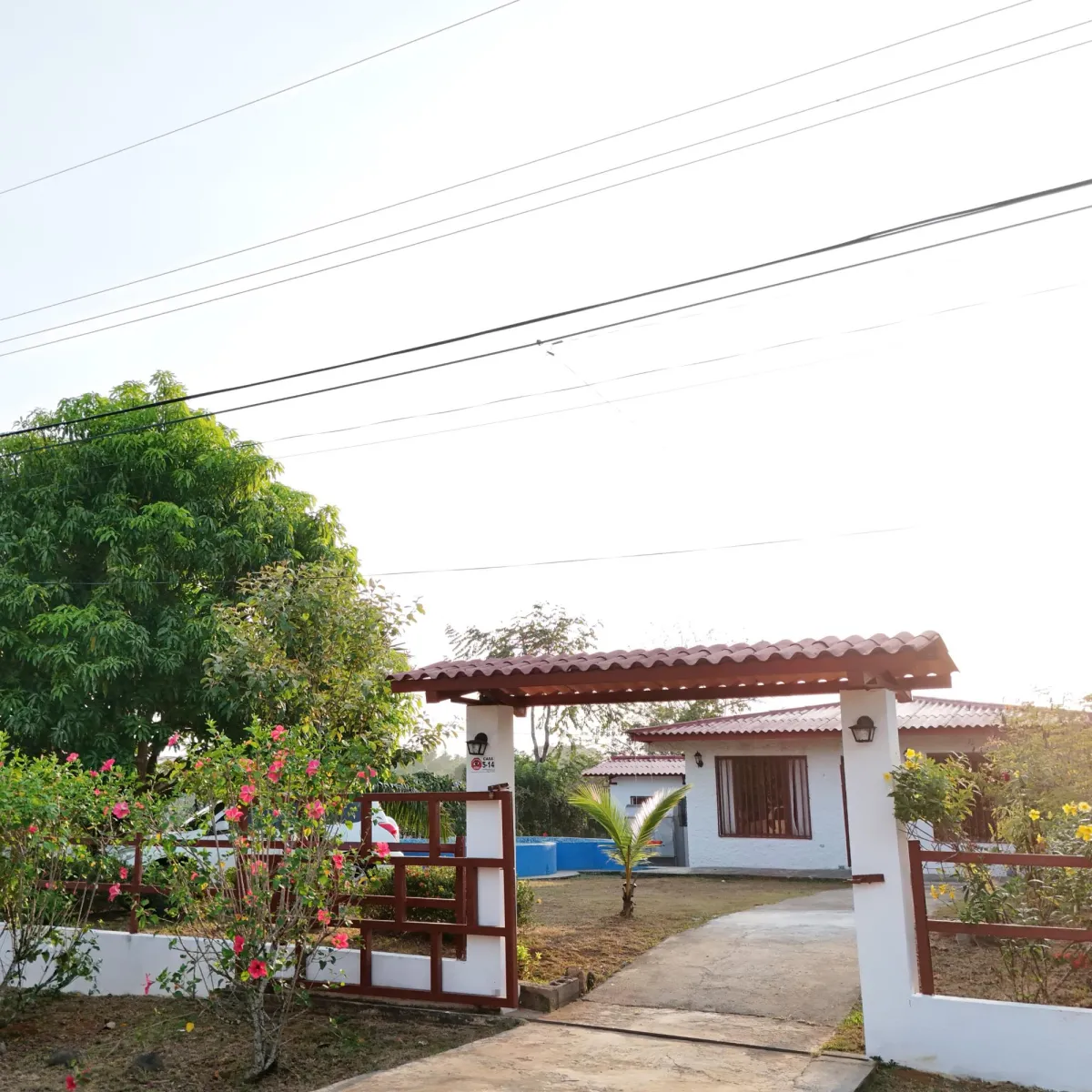 COUNTRY HOUSE FOR SALE IN UTIVÉ
