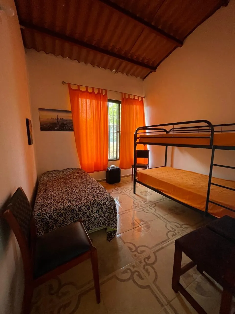 COUNTRY HOUSE FOR SALE IN UTIVÉ