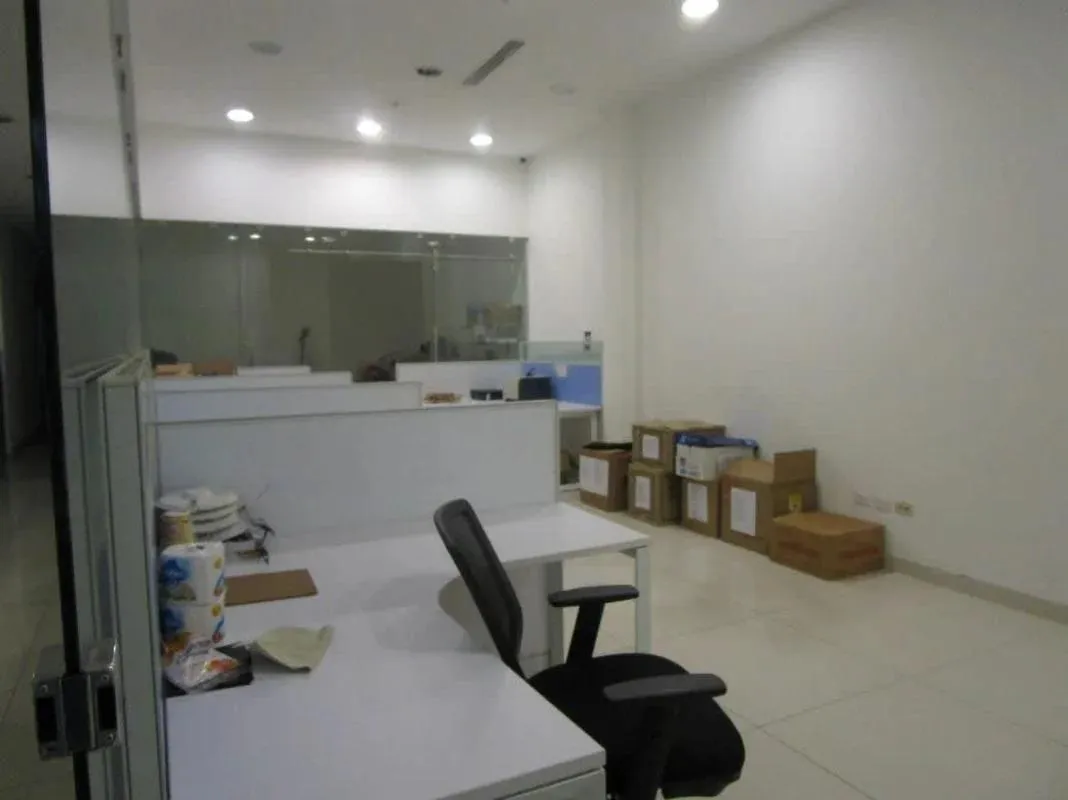 Bank sells commercial premises in Interplaza