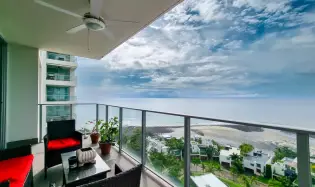 Stunning apartment with ocean views PH Riomar