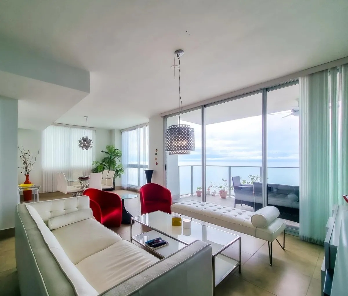 Stunning apartment with ocean views PH Riomar