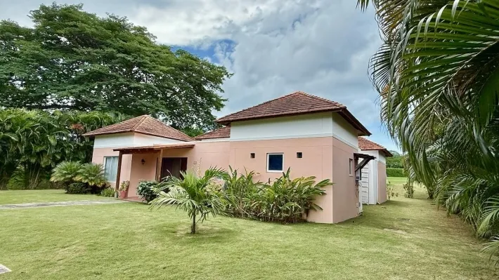 DETACHED VILLA ON CORNER LOT