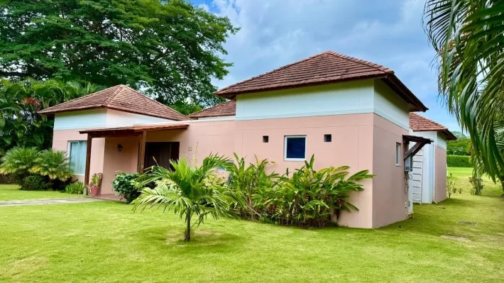 DETACHED VILLA ON CORNER LOT