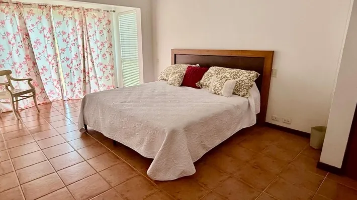 DETACHED VILLA ON CORNER LOT