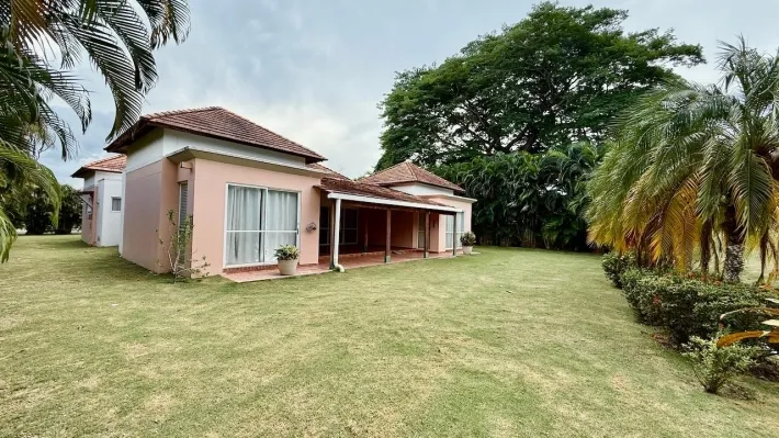 DETACHED VILLA ON CORNER LOT