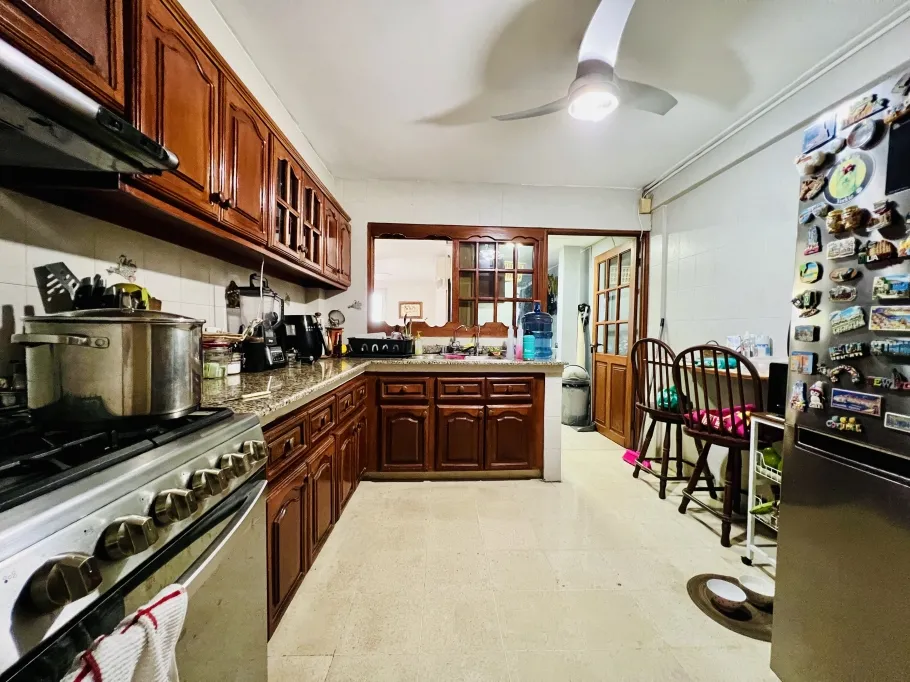 Quadruplex For Sale in Altos del Chase