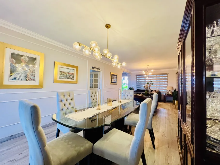Quadruplex For Sale in Altos del Chase