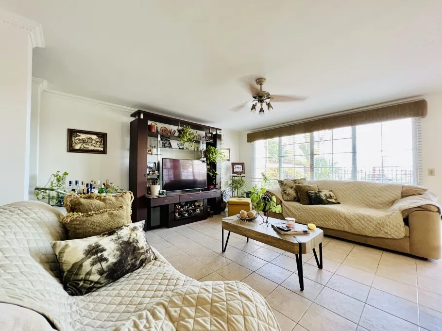Quadruplex For Sale in Altos del Chase