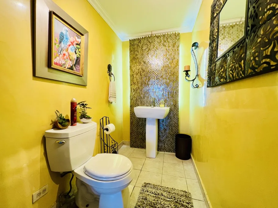 Quadruplex For Sale in Altos del Chase