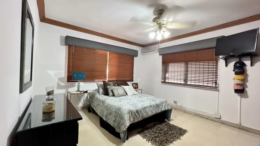 Quadruplex For Sale in Altos del Chase