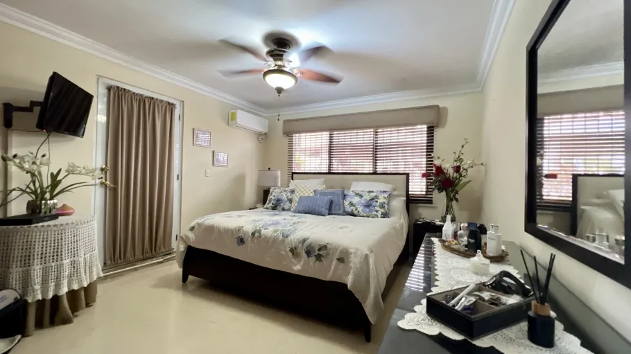 Quadruplex For Sale in Altos del Chase