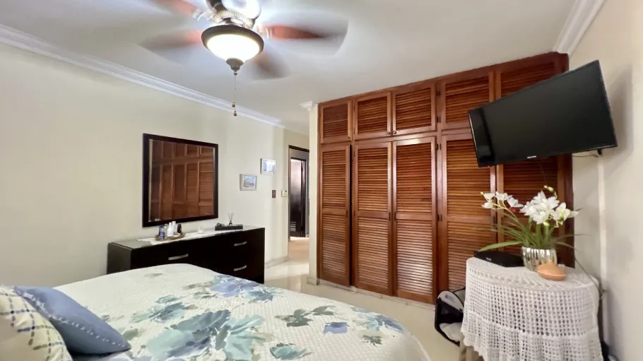 Quadruplex For Sale in Altos del Chase